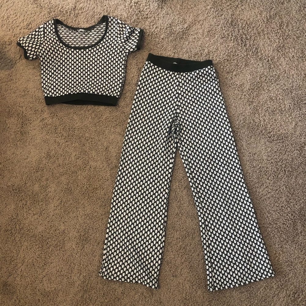 Zara Black and White Patterned Crop Top and Wide-Leg Pants Set